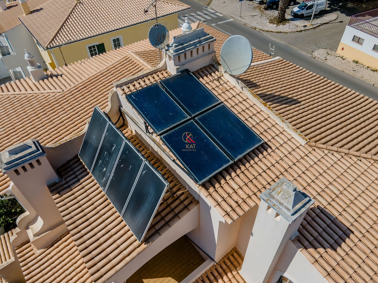 Moradia T3, a curta distância a pé da Praia de Porto de Mós, Lagos