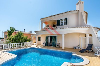 Moradia T3, a curta distância a pé da Praia de Porto de Mós, Lagos