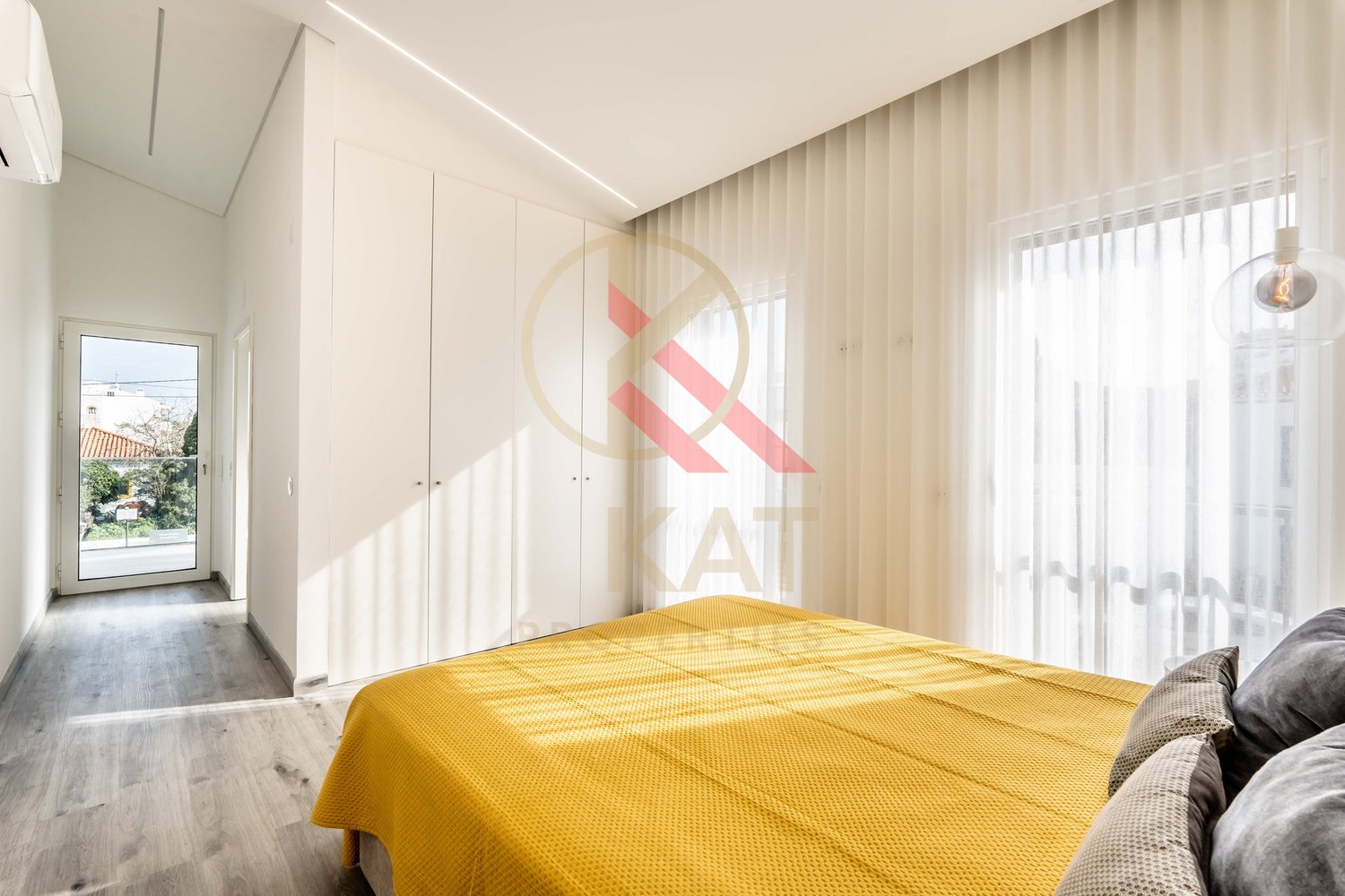 Moradia Contemporânea T4 com Piscina e Garagem, Centro de Ferragudo
