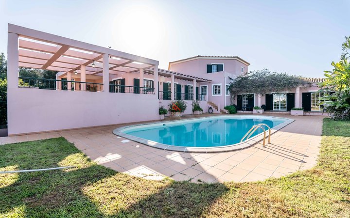  Moradia com piscina à venda no Calvário