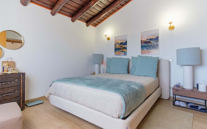 Terreno misto, Almodôvar