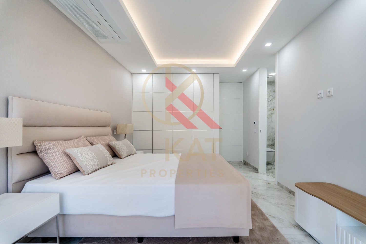 Exclusivo T4 (T3+1) em Lagos com Piscina na Cobertura e Acabamentos Premium