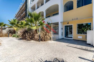 Exclusivo T4 (T3+1) em Lagos com Piscina na Cobertura e Acabamentos Premium