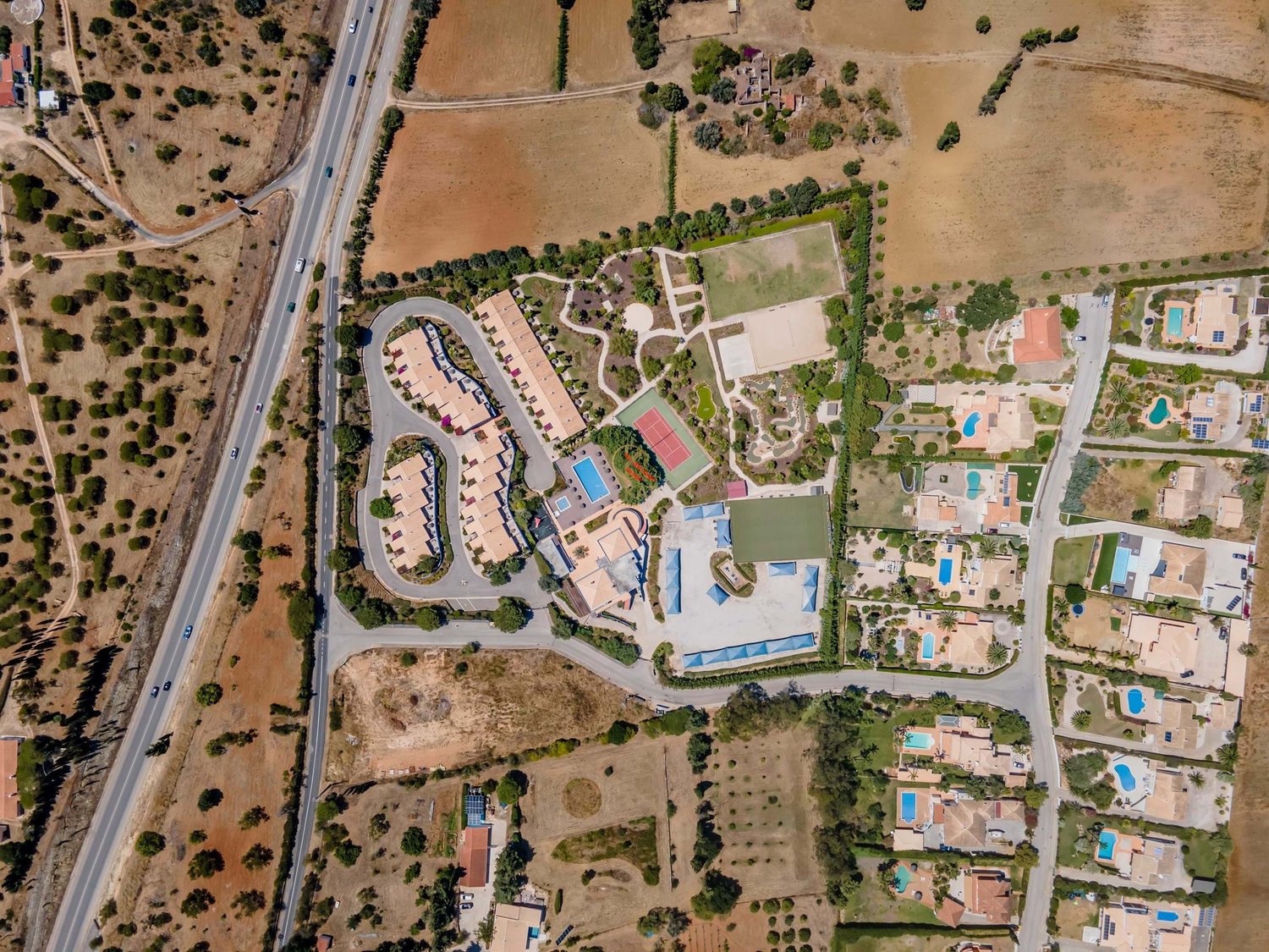 Tourist Village, Luz, Lagos
