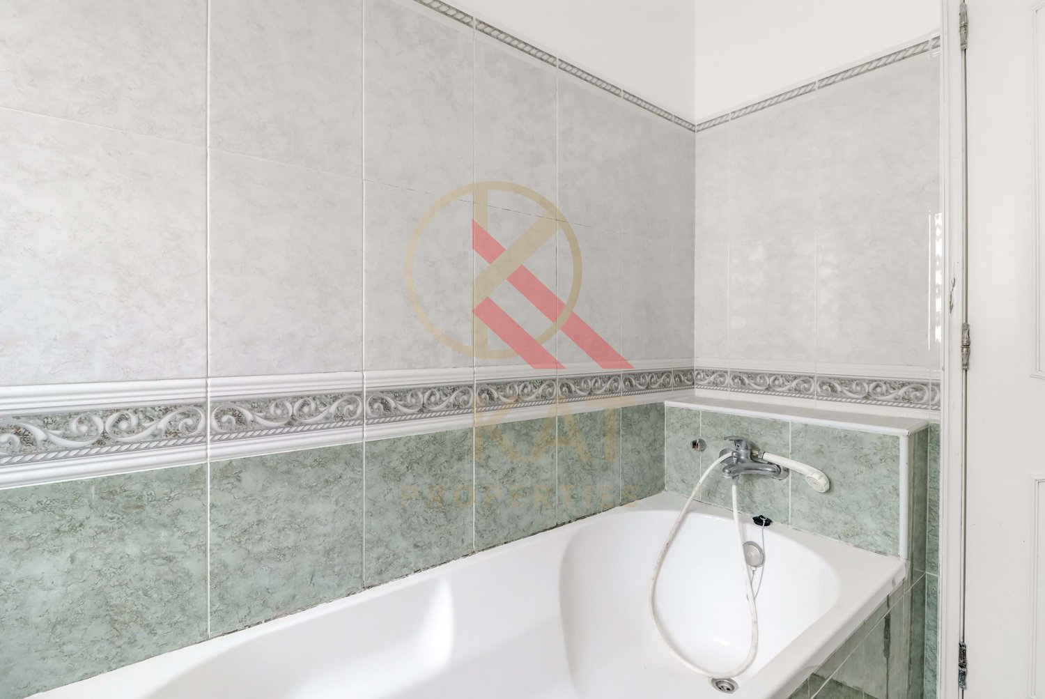 Oportunidade Imperdível! Moradia T6, Torres Vedras – Perfeita para investimento ou Moradia Bifamiliar