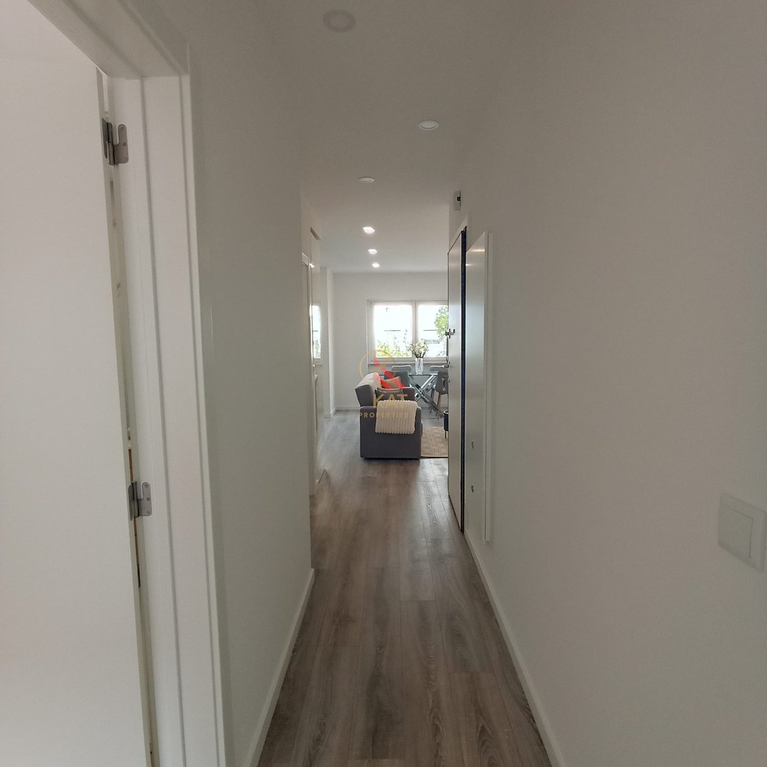 Apartamento T3, Espaçoso e com Vista Rio, em São Vicente