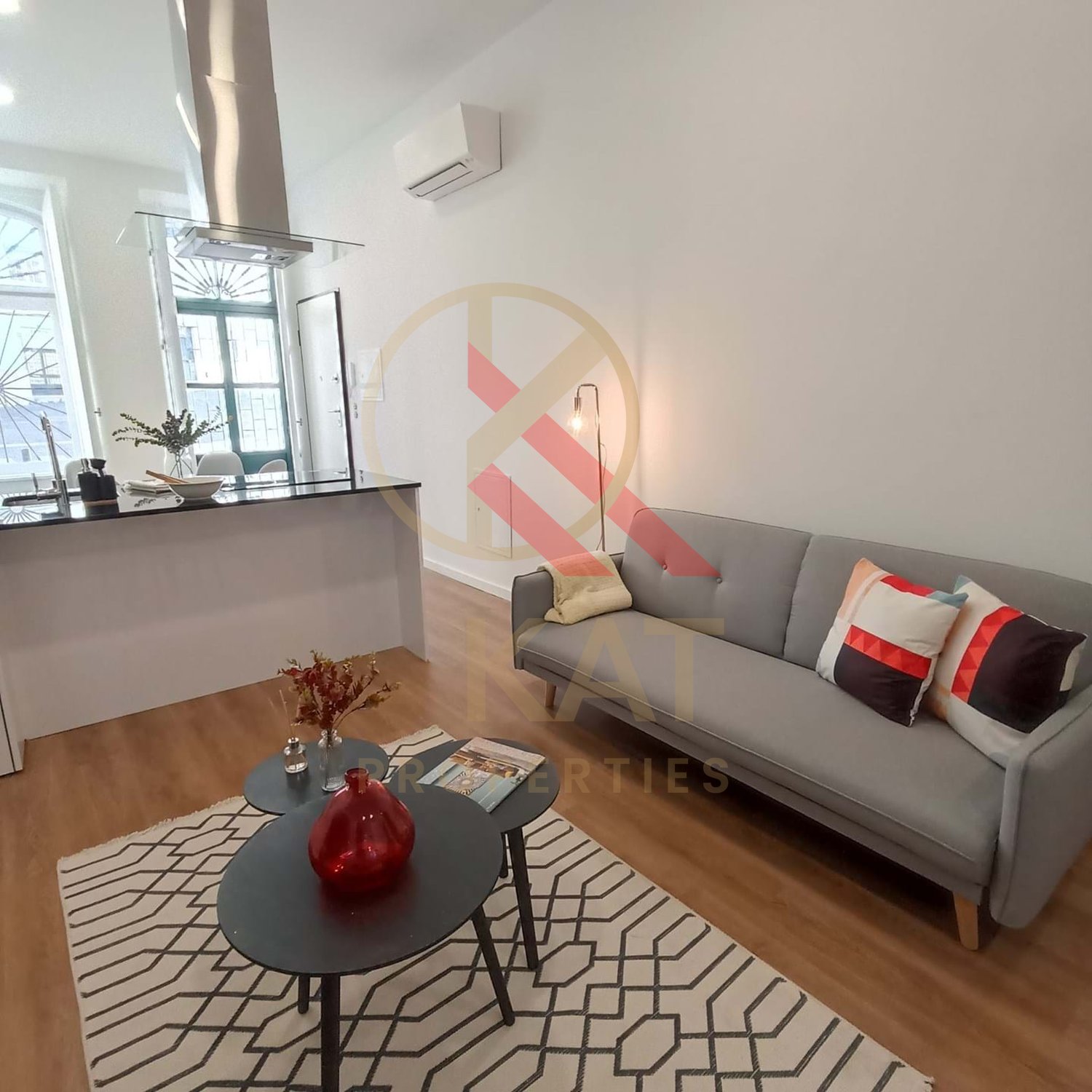 OPEN SPACE MODERNO E RENOVADO – 63M² + LOGRADOURO 