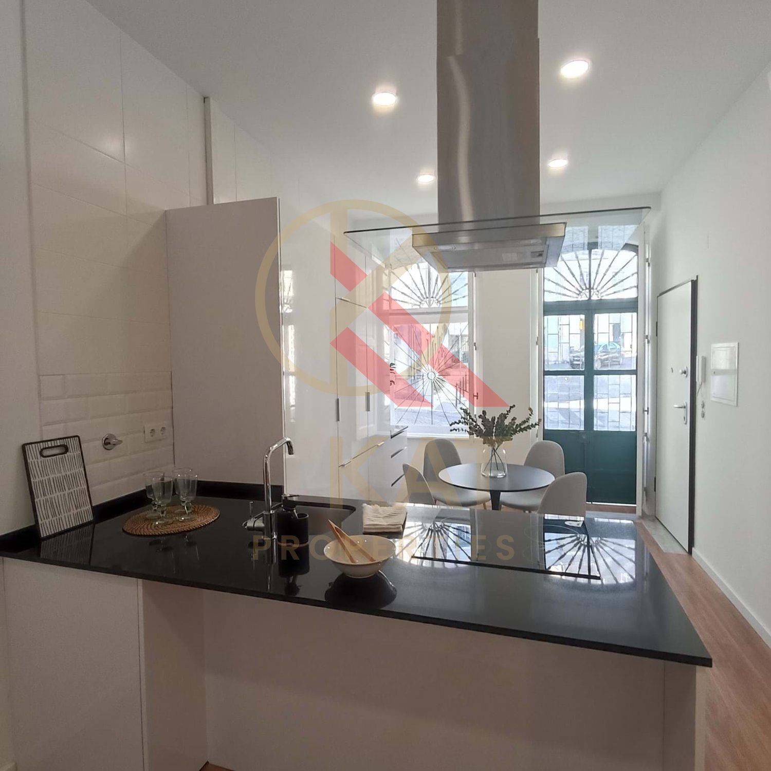 OPEN SPACE MODERNO E RENOVADO – 63M² + LOGRADOURO 