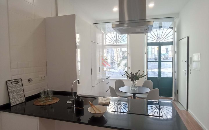 OPEN SPACE MODERNO E RENOVADO – 63M² + LOGRADOURO 