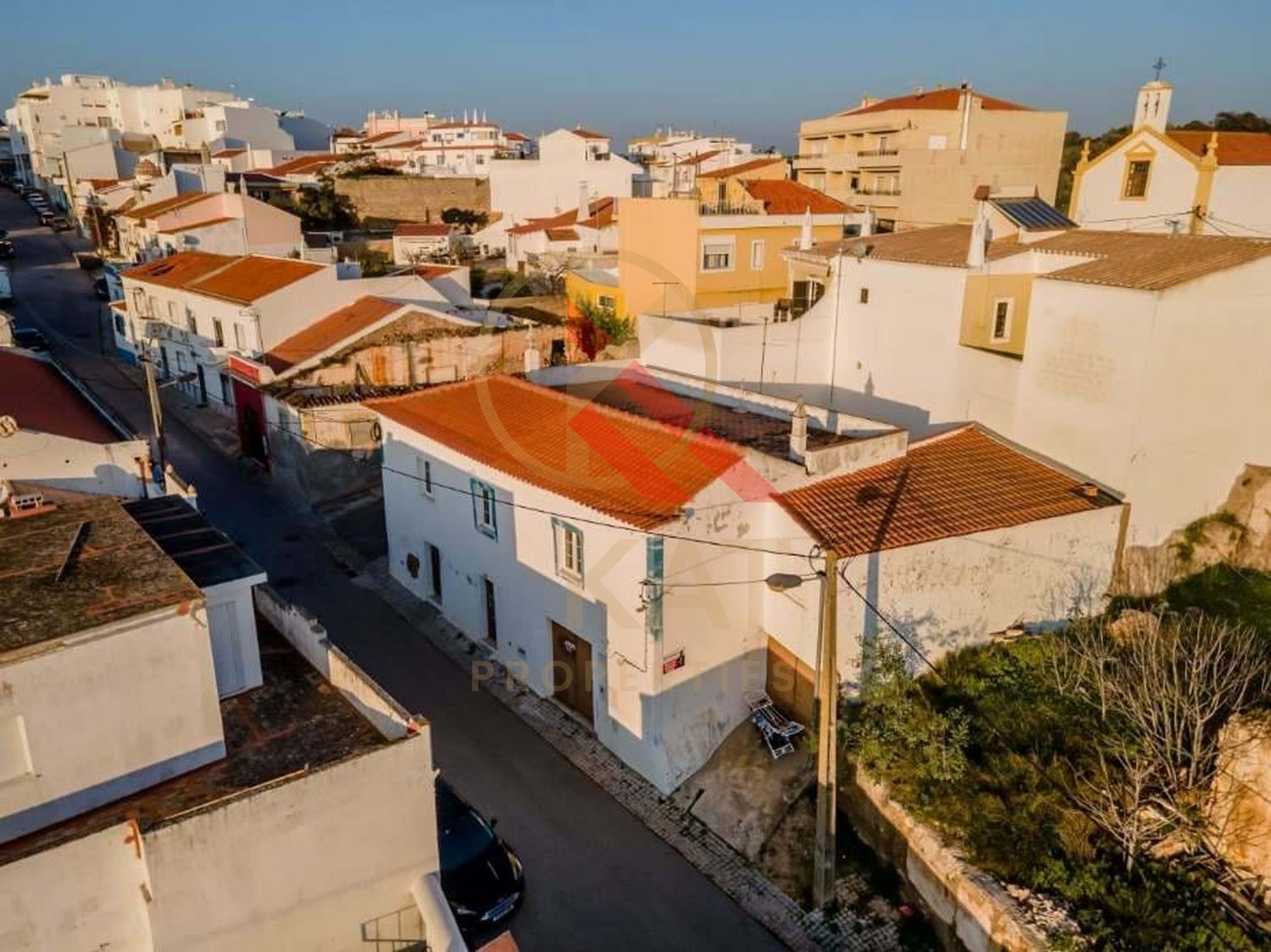 Casa antiga na Vila de Alcantarilha, próximo da praia dos Salgados e Armação de Pêra