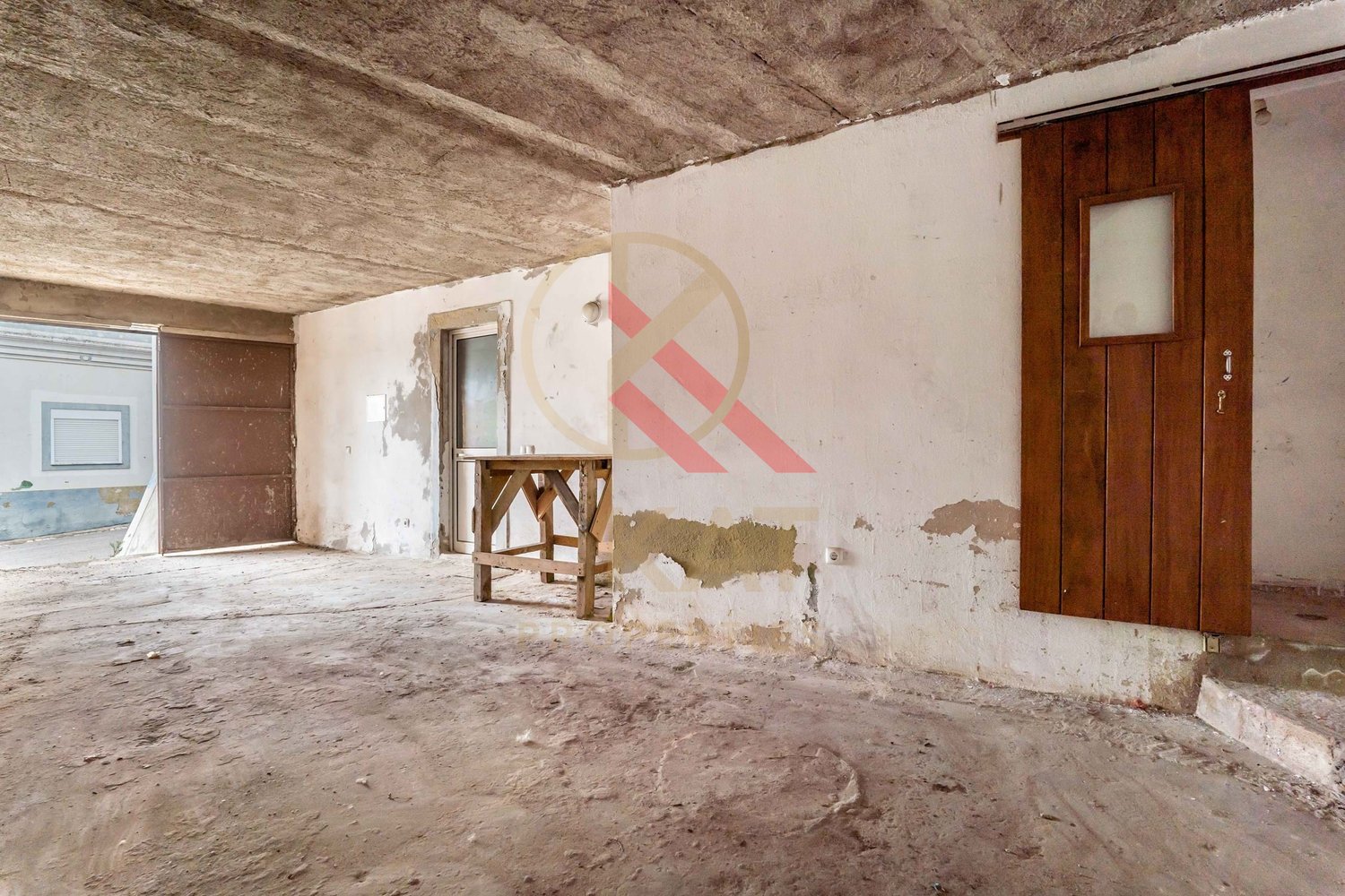 Casa antiga na Vila de Alcantarilha, próximo da praia dos Salgados e Armação de Pêra