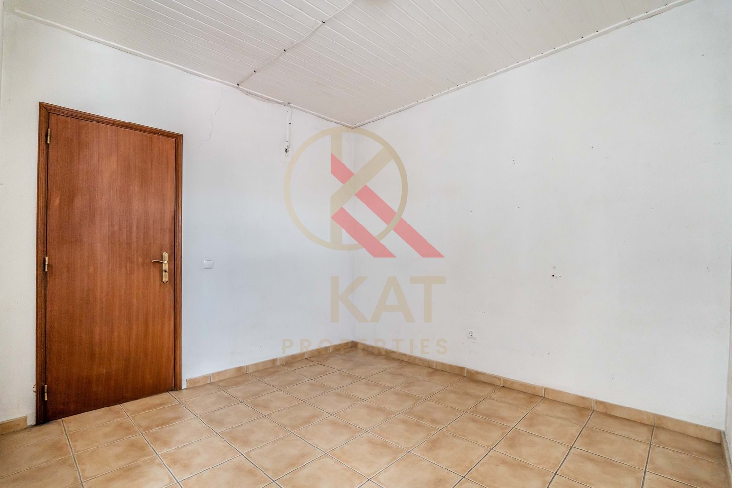 Casa antiga na Vila de Alcantarilha, próximo da praia dos Salgados e Armação de Pêra