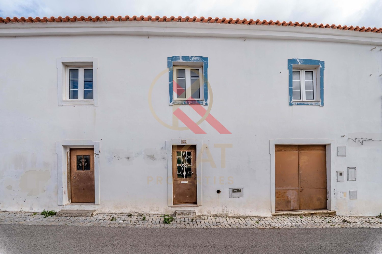 Casa antiga na Vila de Alcantarilha, próximo da praia dos Salgados e Armação de Pêra