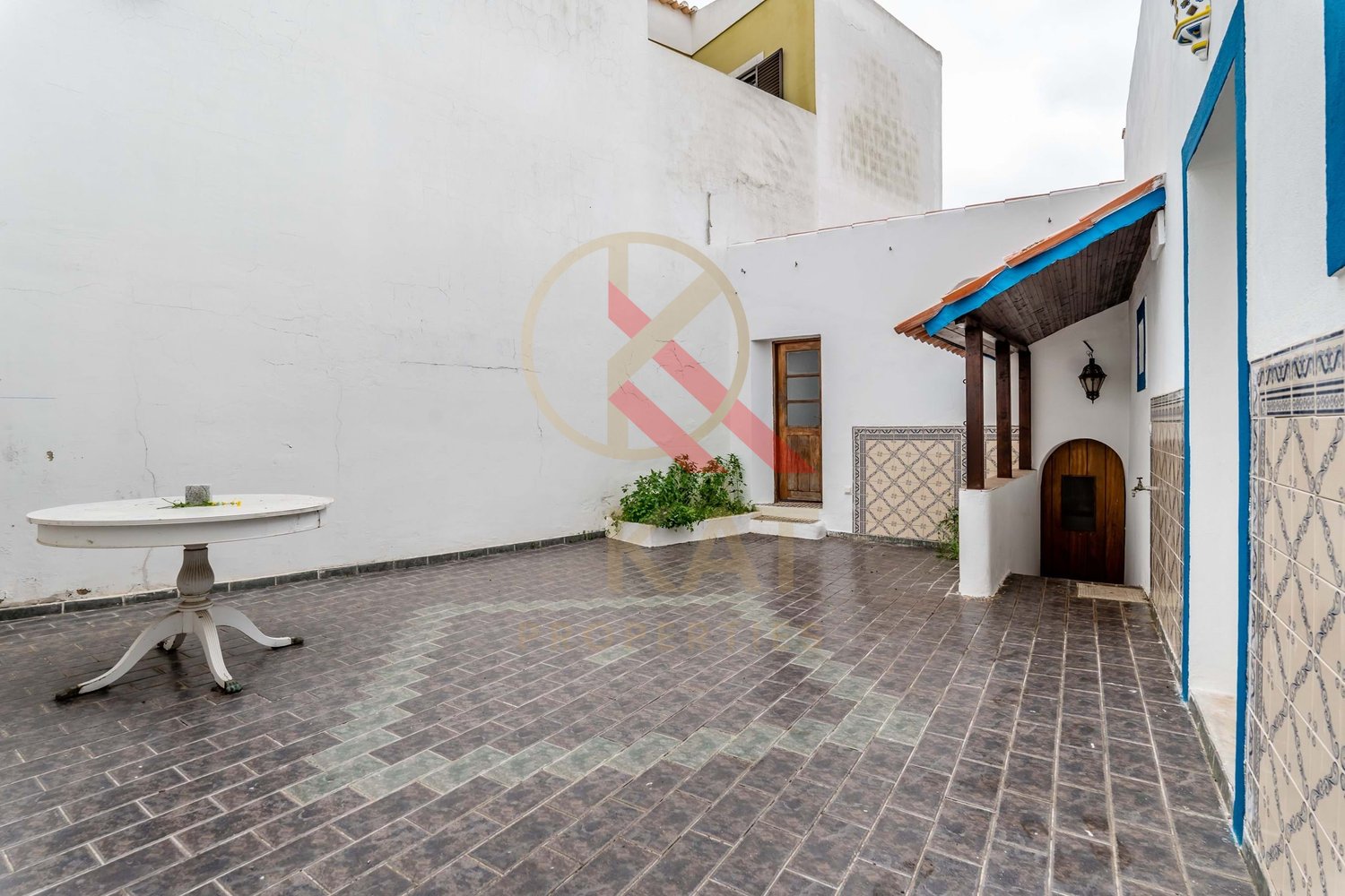 Casa antiga na Vila de Alcantarilha, próximo da praia dos Salgados e Armação de Pêra
