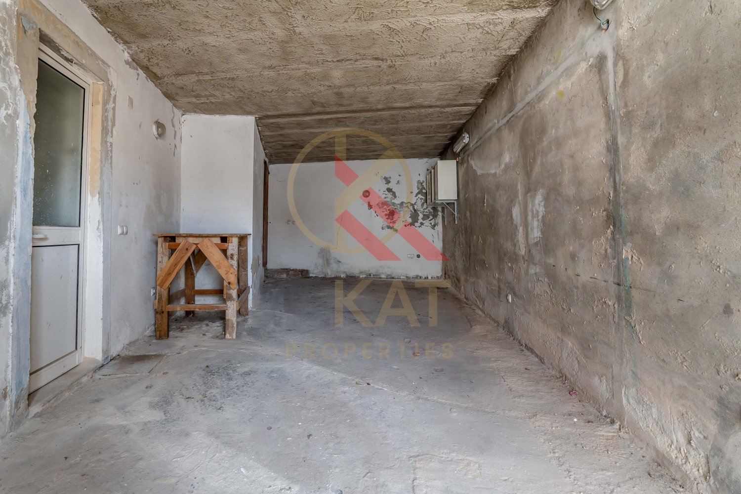 Casa antiga na Vila de Alcantarilha, próximo da praia dos Salgados e Armação de Pêra