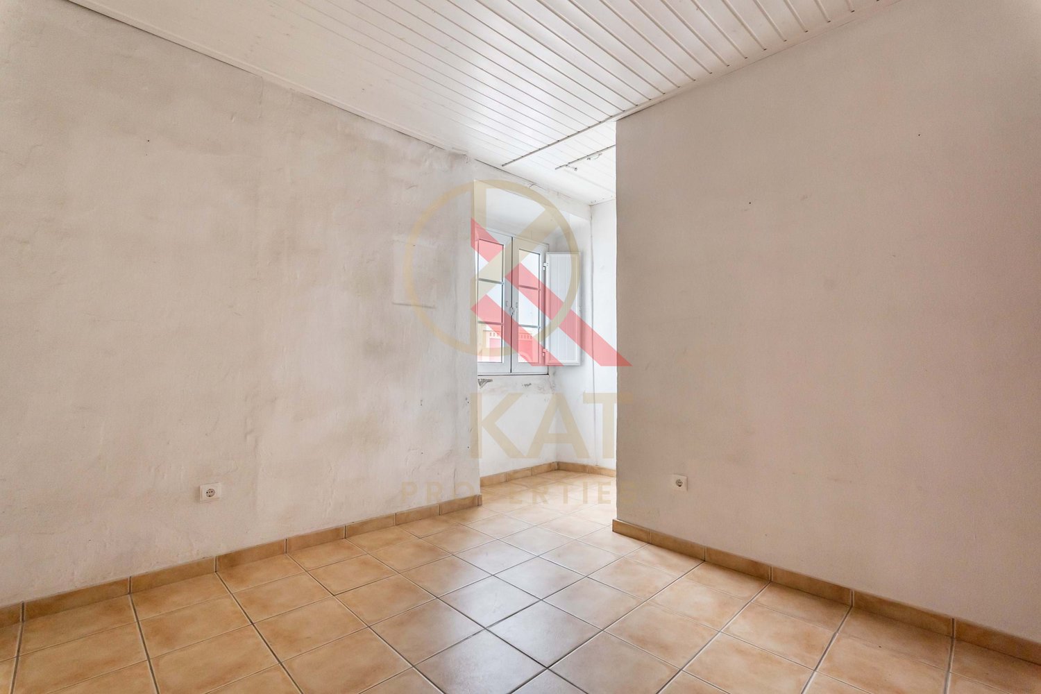 Casa antiga na Vila de Alcantarilha, próximo da praia dos Salgados e Armação de Pêra