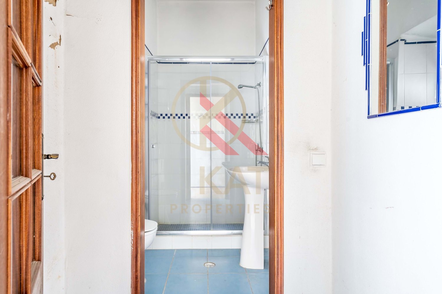 Casa antiga na Vila de Alcantarilha, próximo da praia dos Salgados e Armação de Pêra