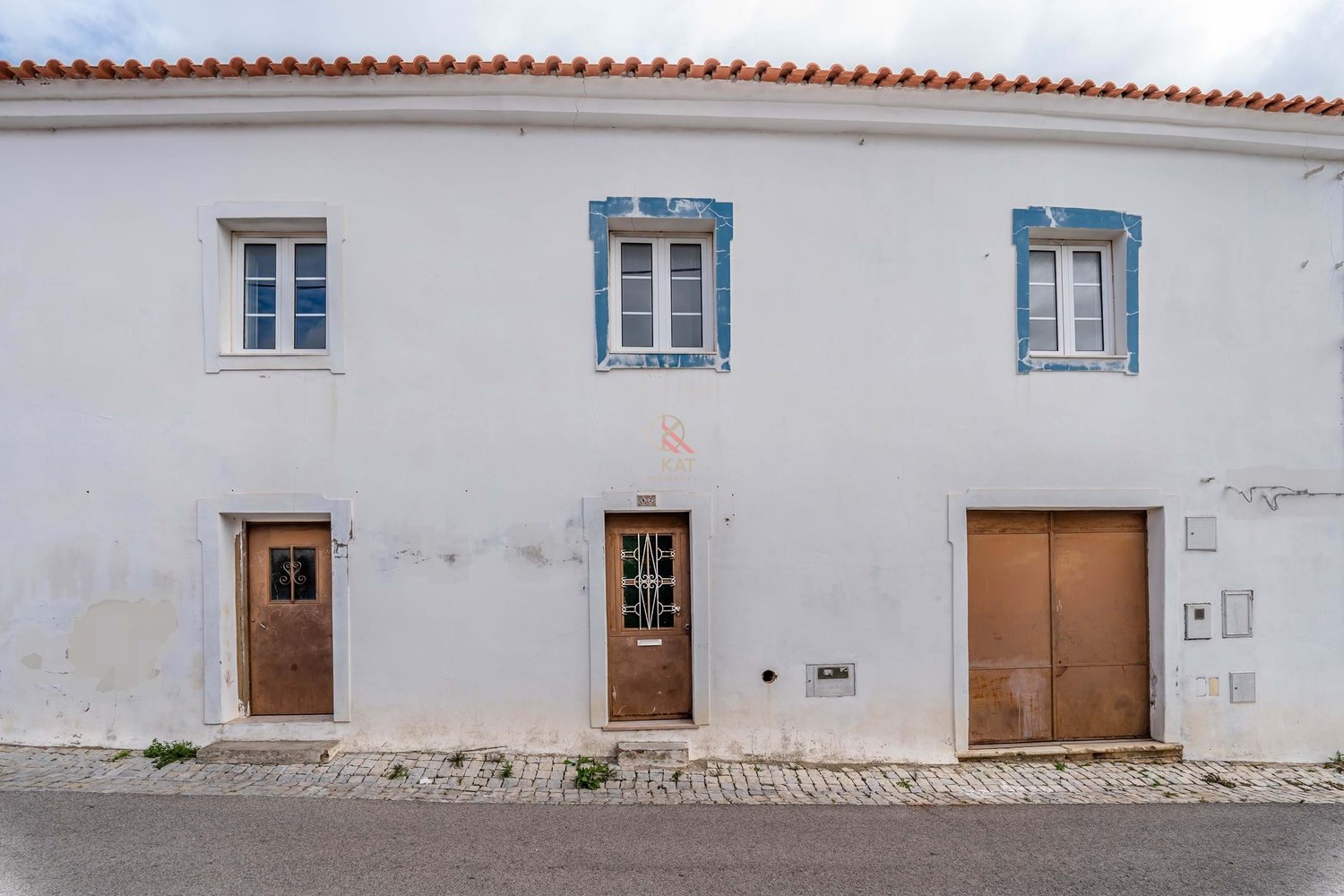 Casa antiga na Vila de Alcantarilha, próximo da praia dos Salgados e Armação de Pêra