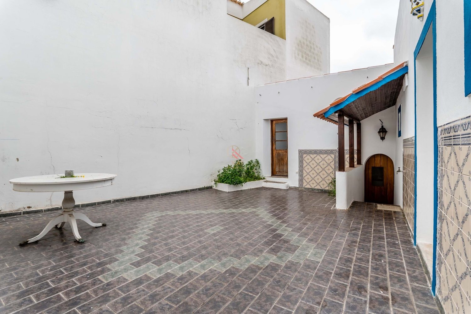 Casa antiga na Vila de Alcantarilha, próximo da praia dos Salgados e Armação de Pêra