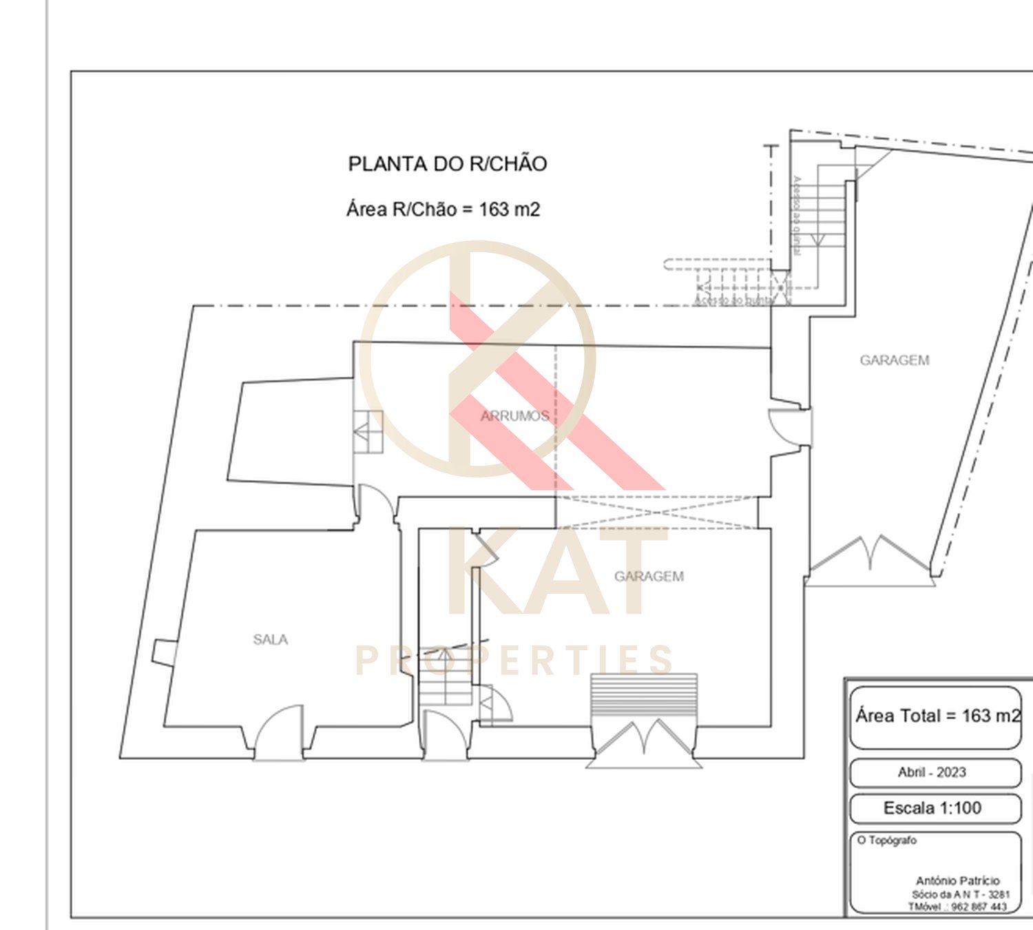 Casa antiga na Vila de Alcantarilha, próximo da praia dos Salgados e Armação de Pêra