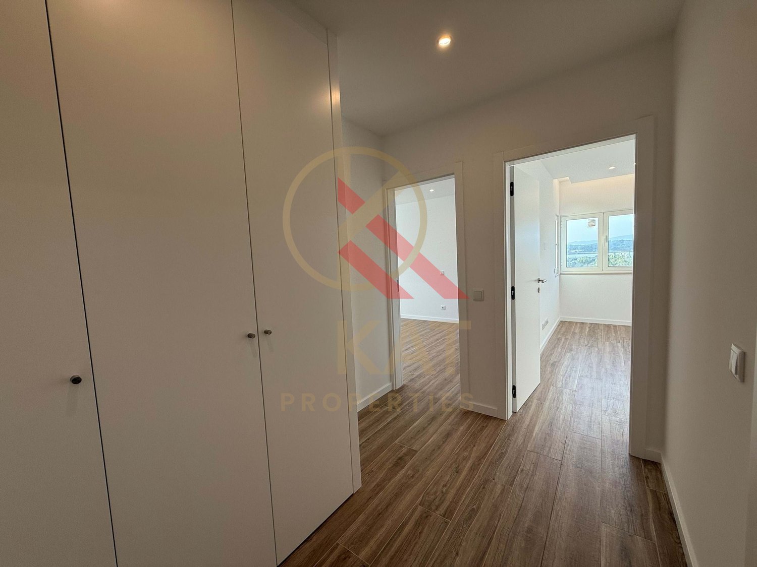 Vende-se apartamento T2, totalmente remodelado no Parchal, Lagoa