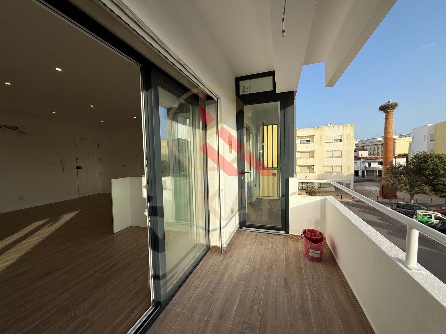  Vende-se apartamento T2, totalmente remodelado no Parchal, Lagoa