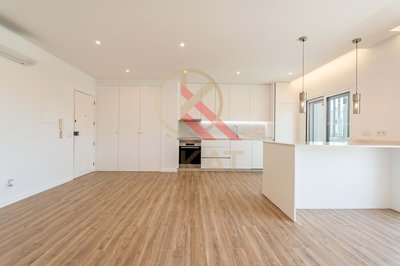  Vende-se apartamento T2, totalmente remodelado no Parchal, Lagoa