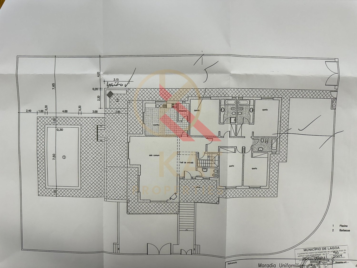 Moradia T4 com Piscina Privada à Venda no Parchal, Bela Vista