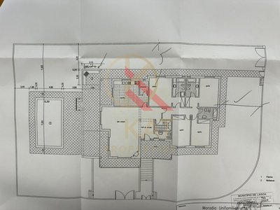 Moradia T4 com Piscina Privada à Venda no Parchal, Bela Vista