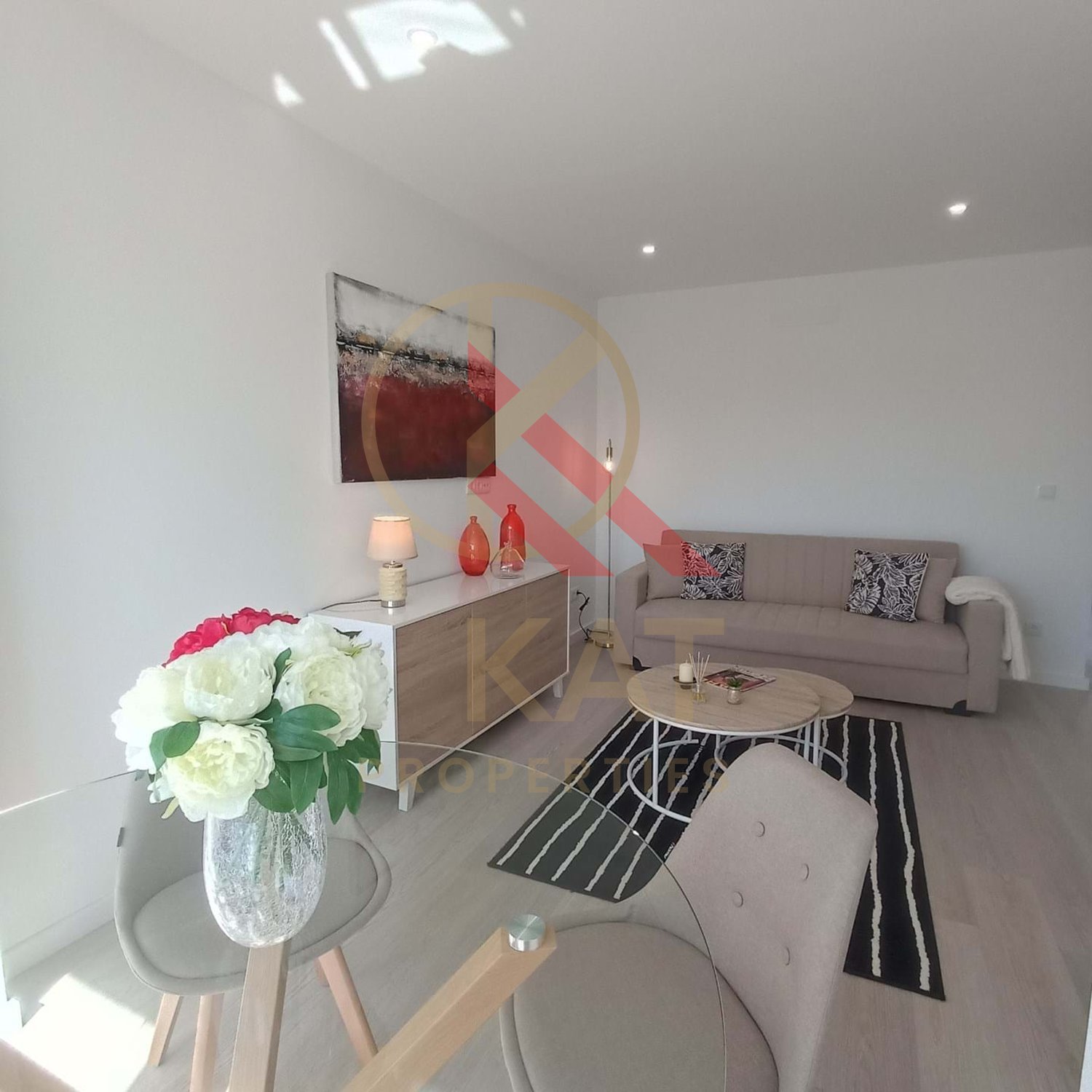 Apartamento T3, Remodelado com Varanda – Excelente Exposição Solar e Acabamentos Modernos, Benfica