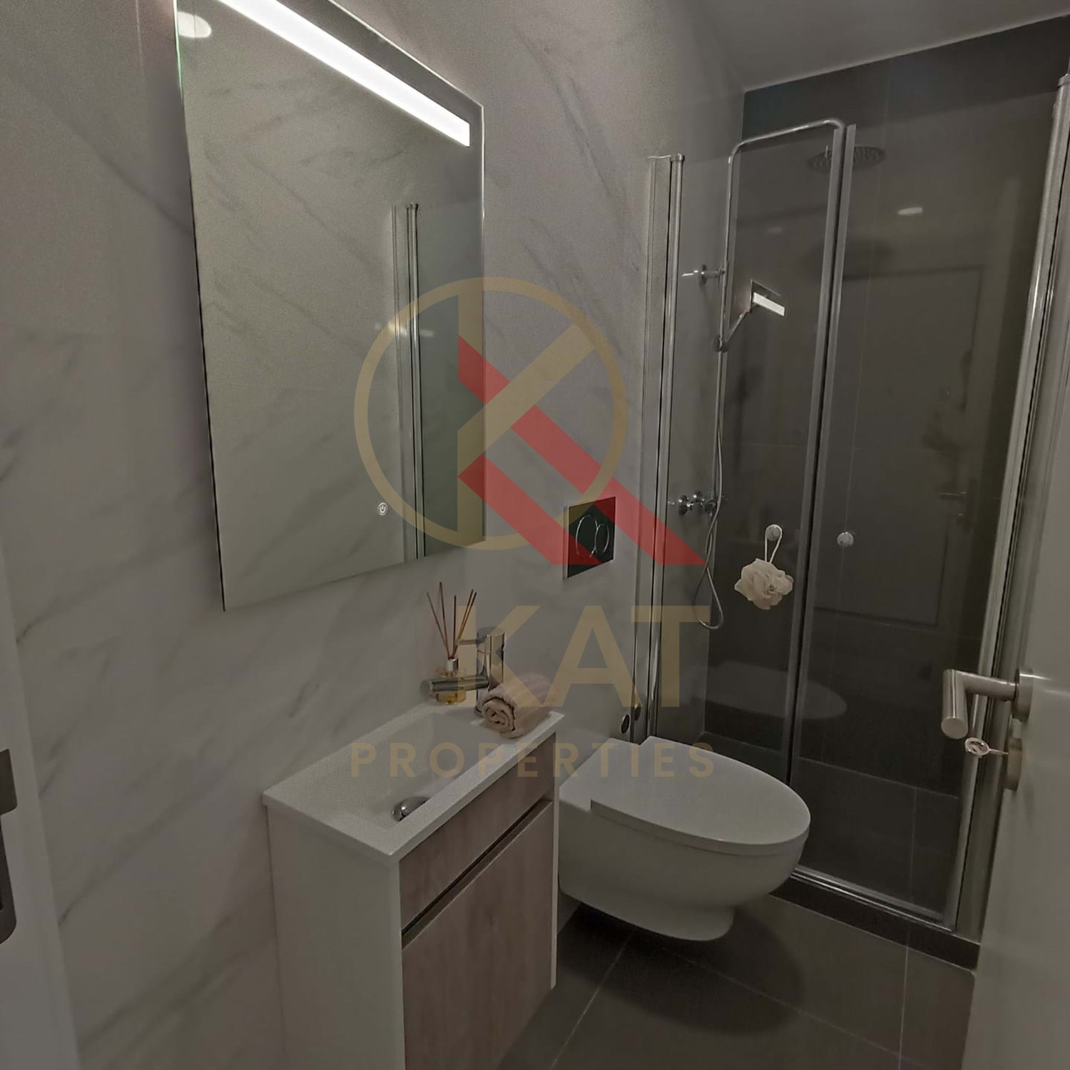 Apartamento T3, Remodelado com Varanda – Excelente Exposição Solar e Acabamentos Modernos, Benfica