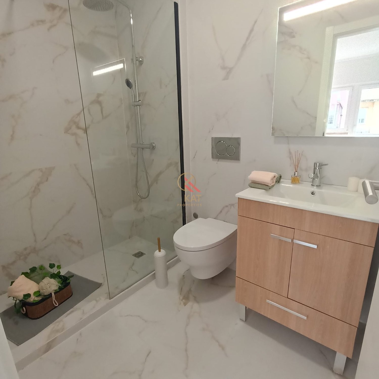 Apartamento T3, Remodelado com Varanda – Excelente Exposição Solar e Acabamentos Modernos, Benfica