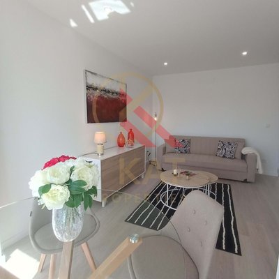 Apartamento T3, Remodelado com Varanda – Excelente Exposição Solar e Acabamentos Modernos, Benfica