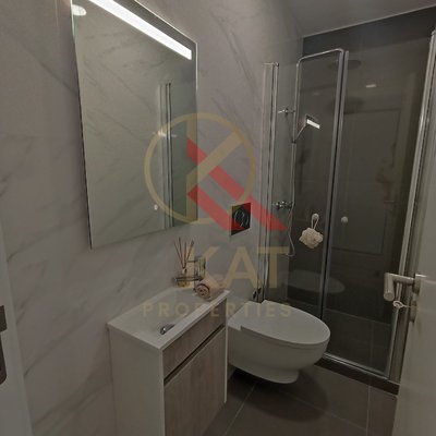 T3 Remodelado, com Varanda e Garagem, Benfica 