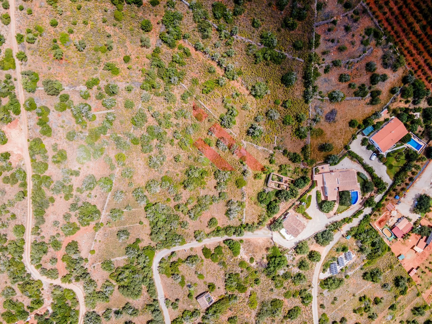 Terreno com Ruínas - Oportunidade em Silves perto da barragem do Arade