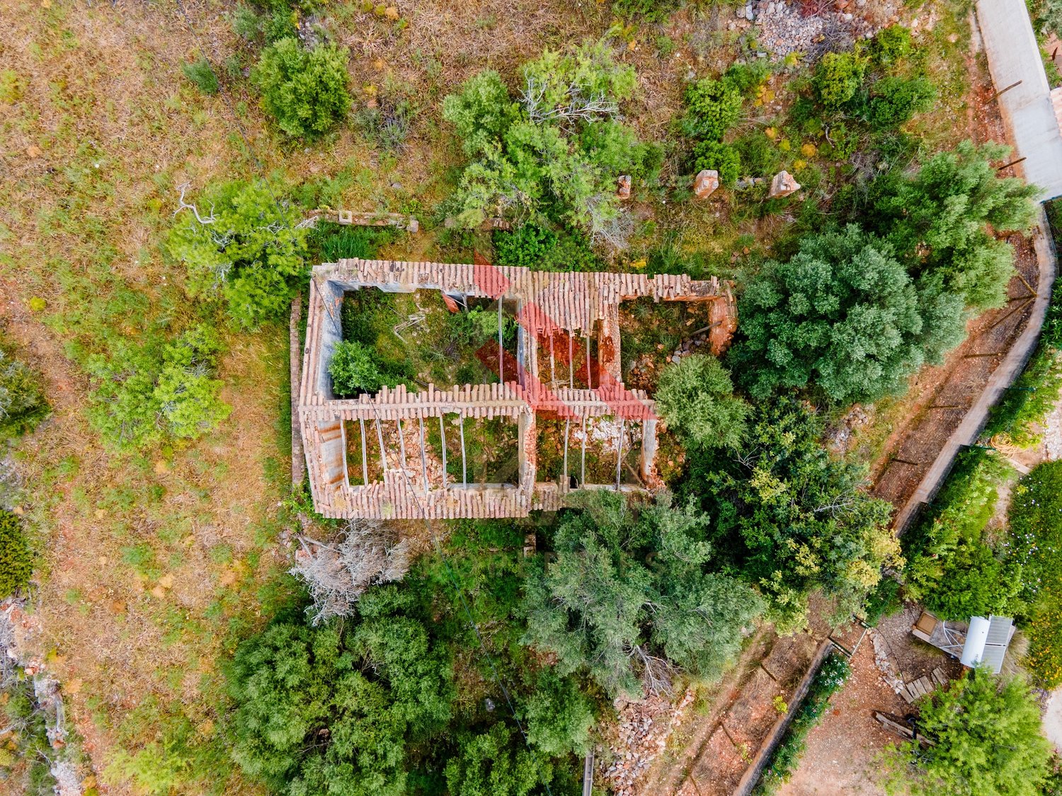 Terreno com Ruínas - Oportunidade em Silves perto da barragem do Arade