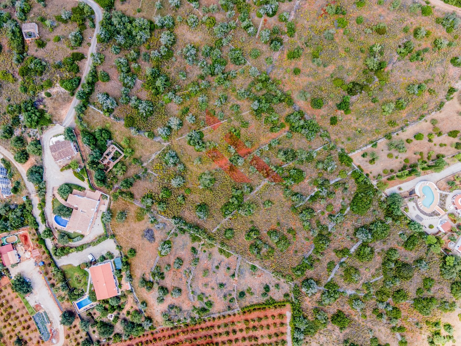 Terreno com Ruínas - Oportunidade em Silves perto da barragem do Arade