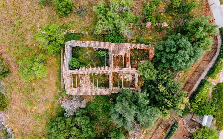Terreno com Ruínas - Oportunidade em Silves perto da barragem do Arade