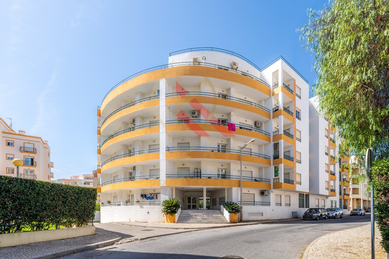 Penthouse T1+1 em Armação de Pêra – Vista Mar e Terraço Privativo de 400m²