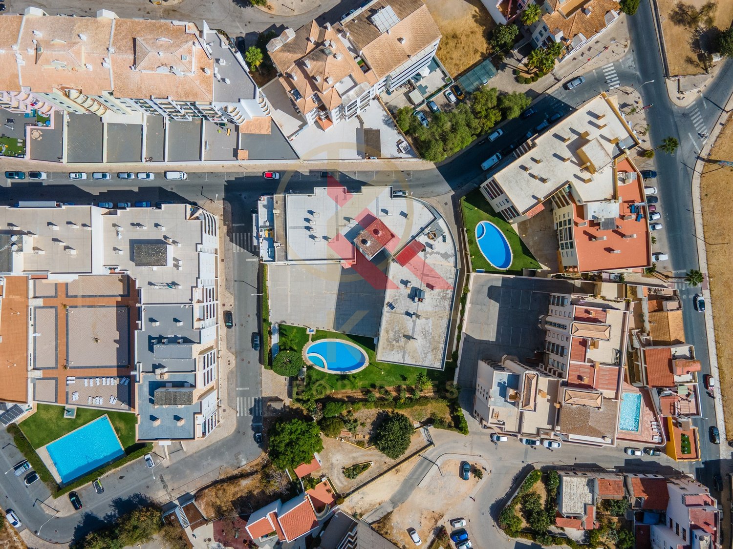 Penthouse T1+1 em Armação de Pêra – Vista Mar e Terraço Privativo de 400m²