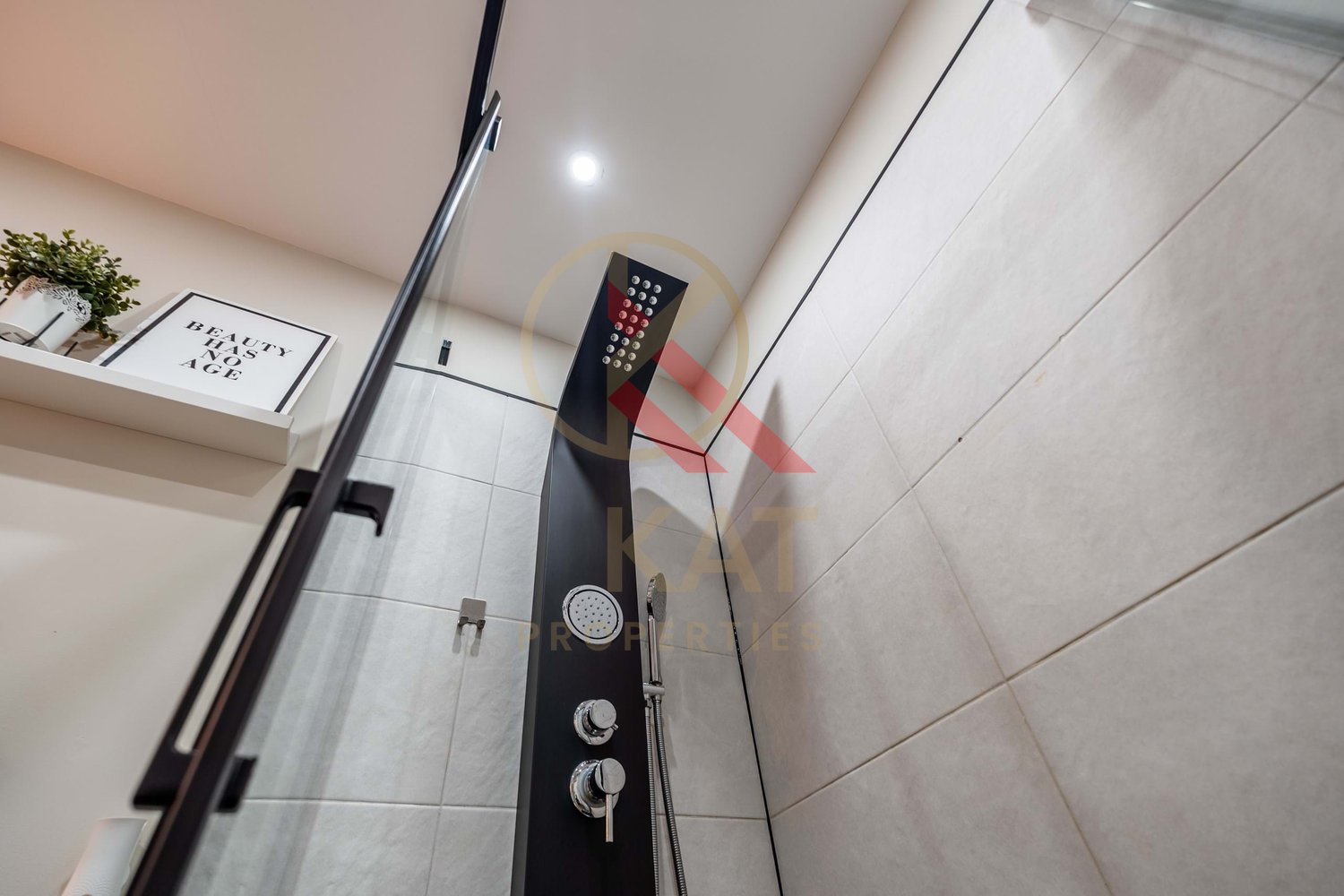 Penthouse T1+1 em Armação de Pêra – Vista Mar e Terraço Privativo de 400m²