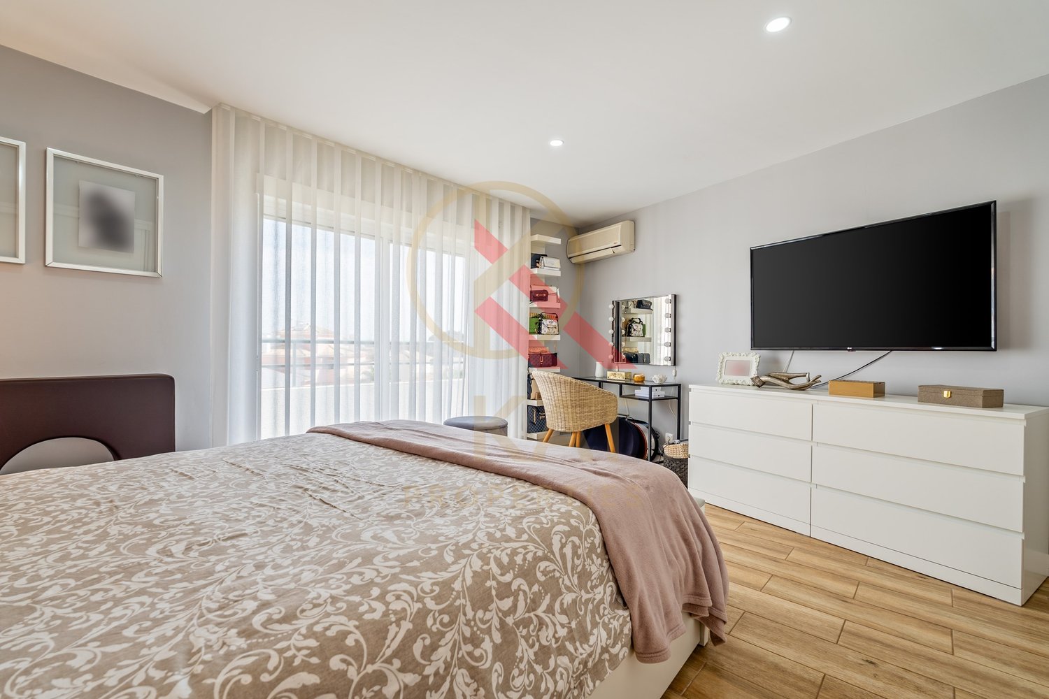 Penthouse T1+1 em Armação de Pêra – Vista Mar e Terraço Privativo de 400m²