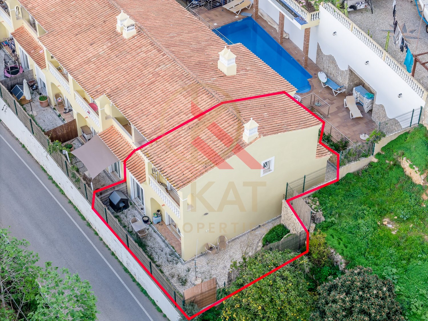 Moradia Geminada T3 em Condomínio Privado – Espiche, Lagos