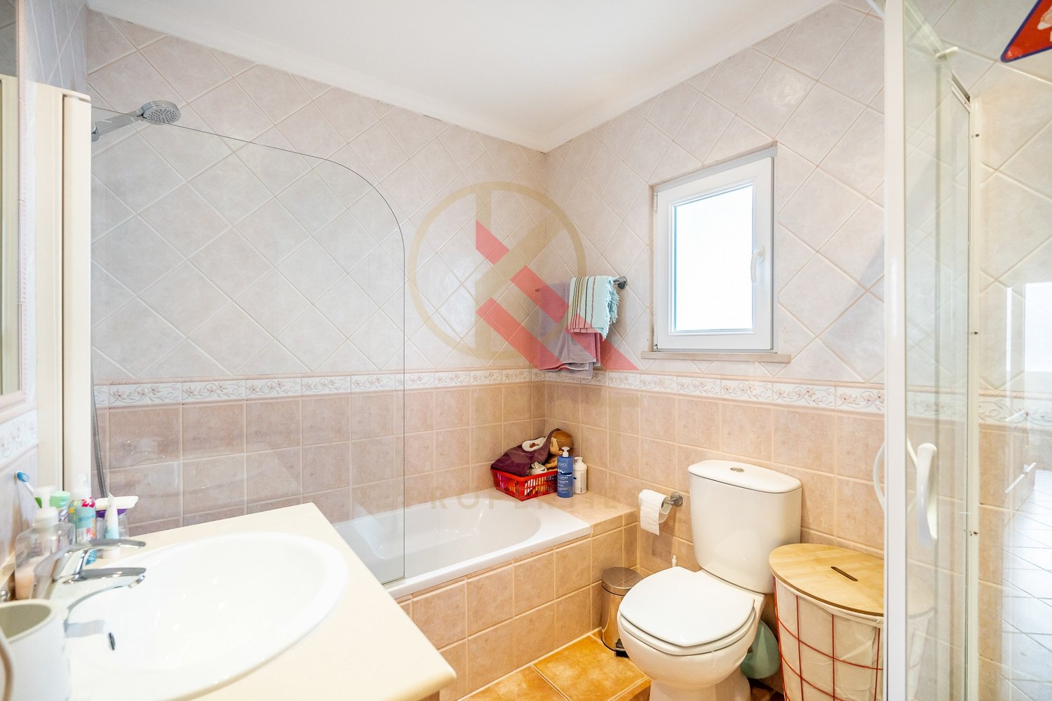 Moradia Geminada T3 em Condomínio Privado – Espiche, Lagos