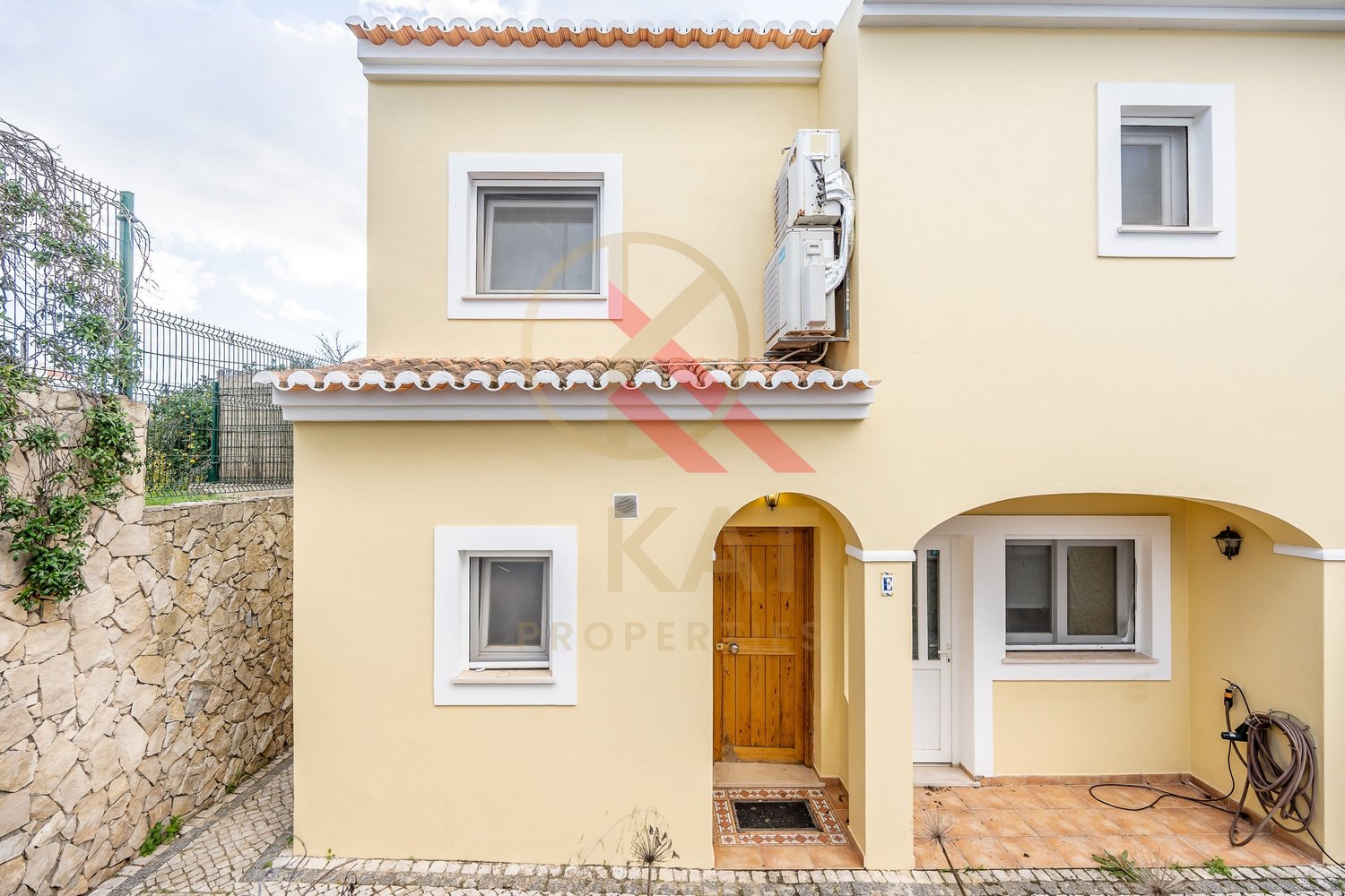 Moradia Geminada T3 em Condomínio Privado – Espiche, Lagos