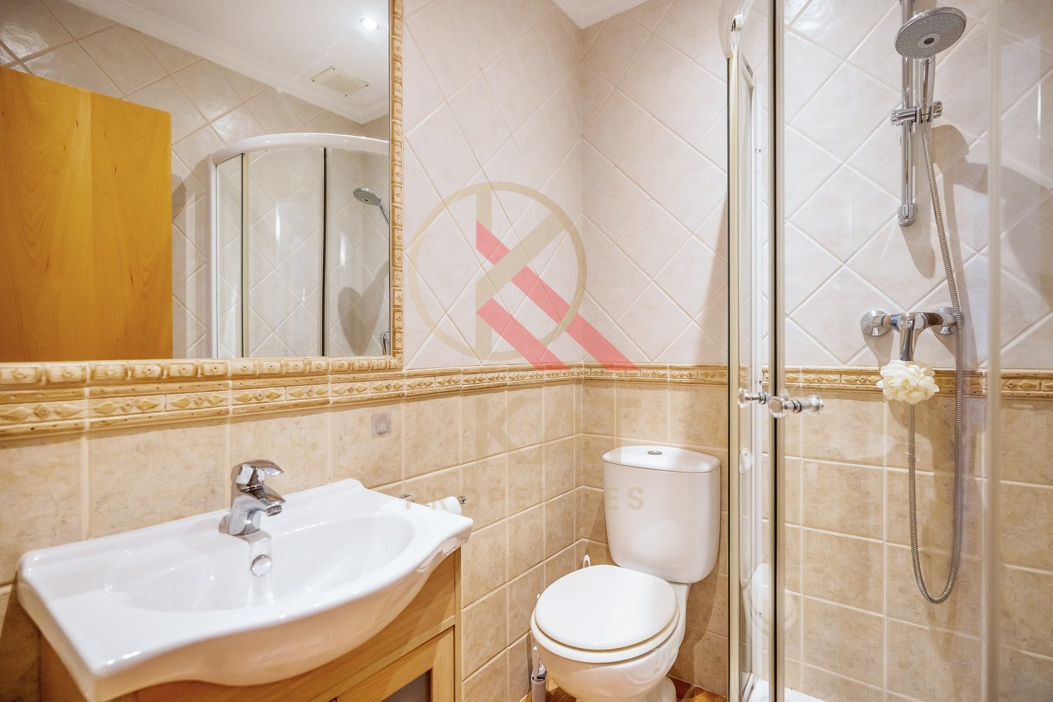 Moradia Geminada T3 em Condomínio Privado – Espiche, Lagos