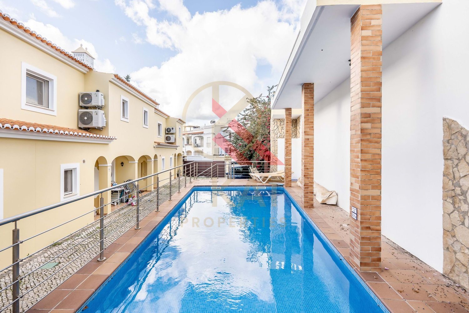 Moradia Geminada T3 em Condomínio Privado – Espiche, Lagos