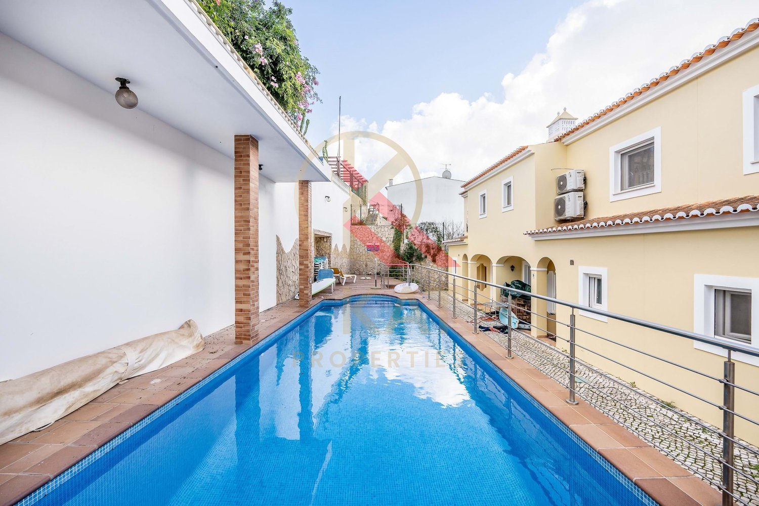 Moradia Geminada T3 em Condomínio Privado – Espiche, Lagos