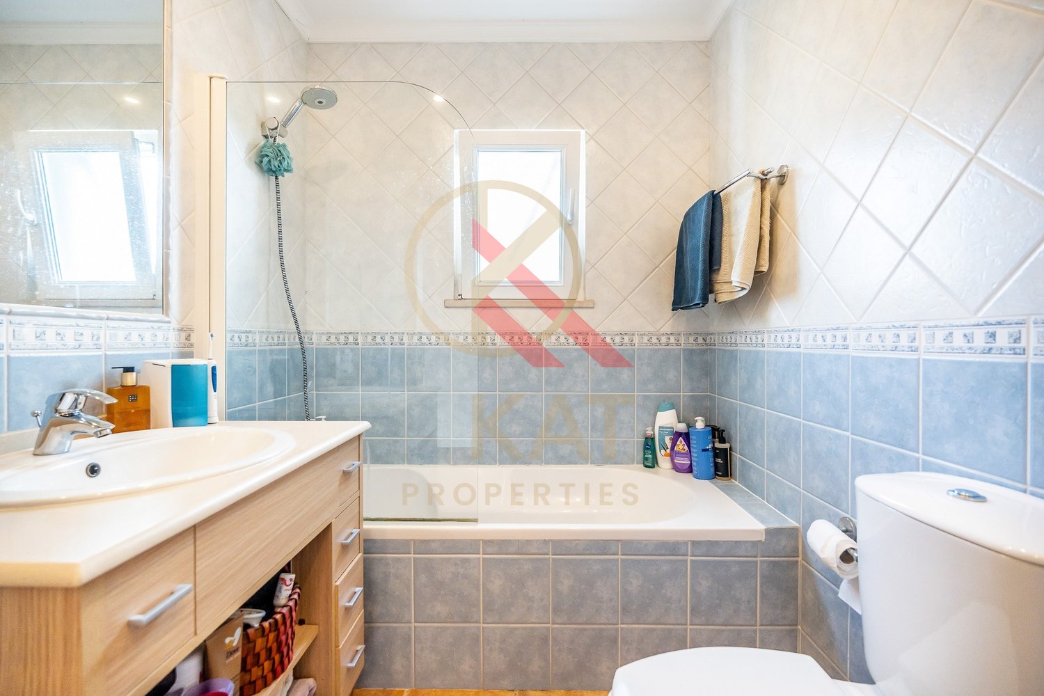 Moradia T3 em Condomínio Privado – Espiche, Lagos  para Arrendamento Anual