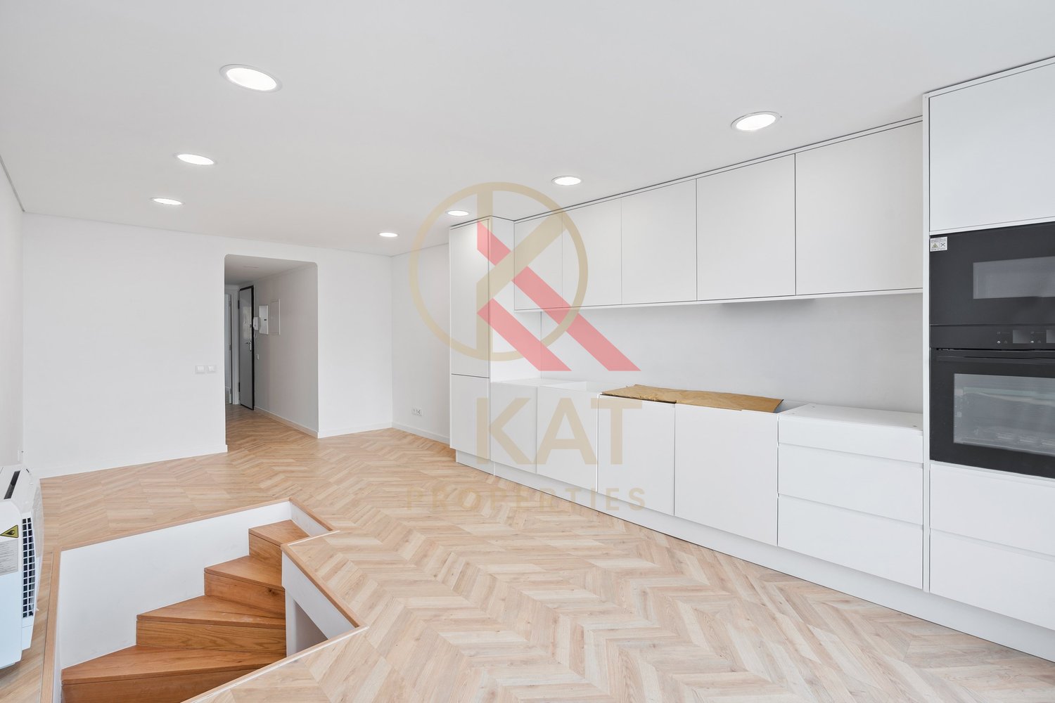 T2 de Sonho em Caxias, Oeiras – Vista Mar, Terraço Privativo com Jacuzzi e a 30 metros da Praia